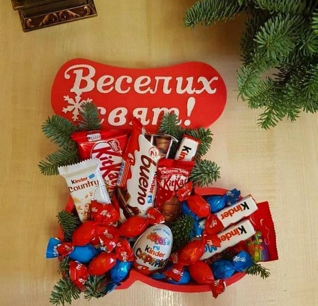 Відкрита коробка чобіток "Веселих свят" червона 30х25 см Пінобокс 172 фото