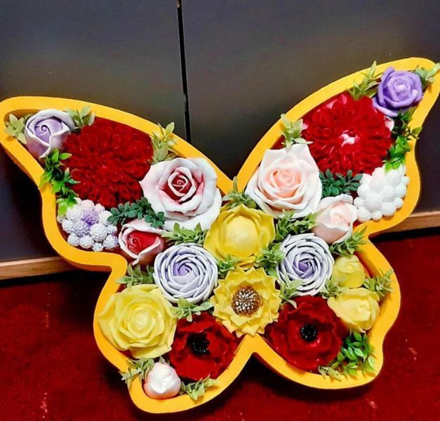 Відкрита коробка "Метелик" жовта 35х25 см Пінобокс 041 фото