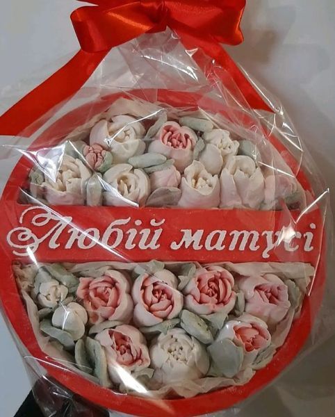 Відкрита коробка кругла "Любій матусі" червона 26х26 см Пінобокс 108 фото