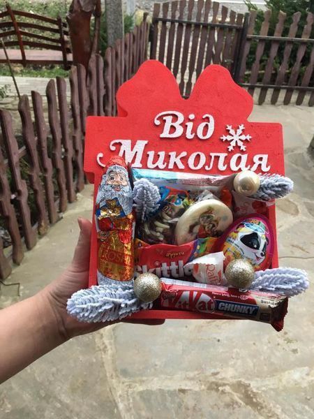 Відкрита коробка з бантом "Від Миколая" фіолетова 30х23 см Пінобокс 183_3 фото