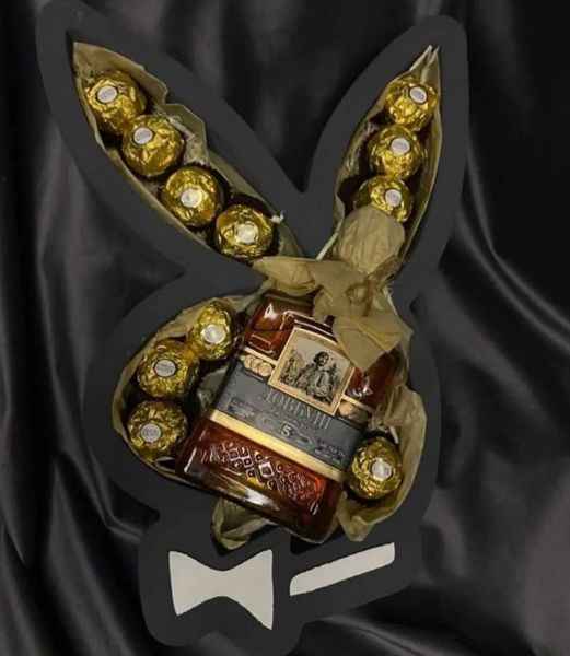 Відкрита коробка "Зайка Playboy" чорна 35х24 см Пінобокс 086 фото