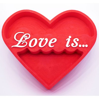 Відкрита коробка "Серце Love is..." червона 32х28 см Пінобокс 017 фото
